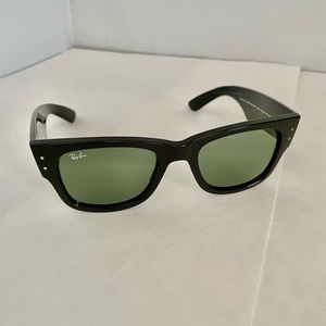Ray-Ban Mega Wayfarer. Black with case.